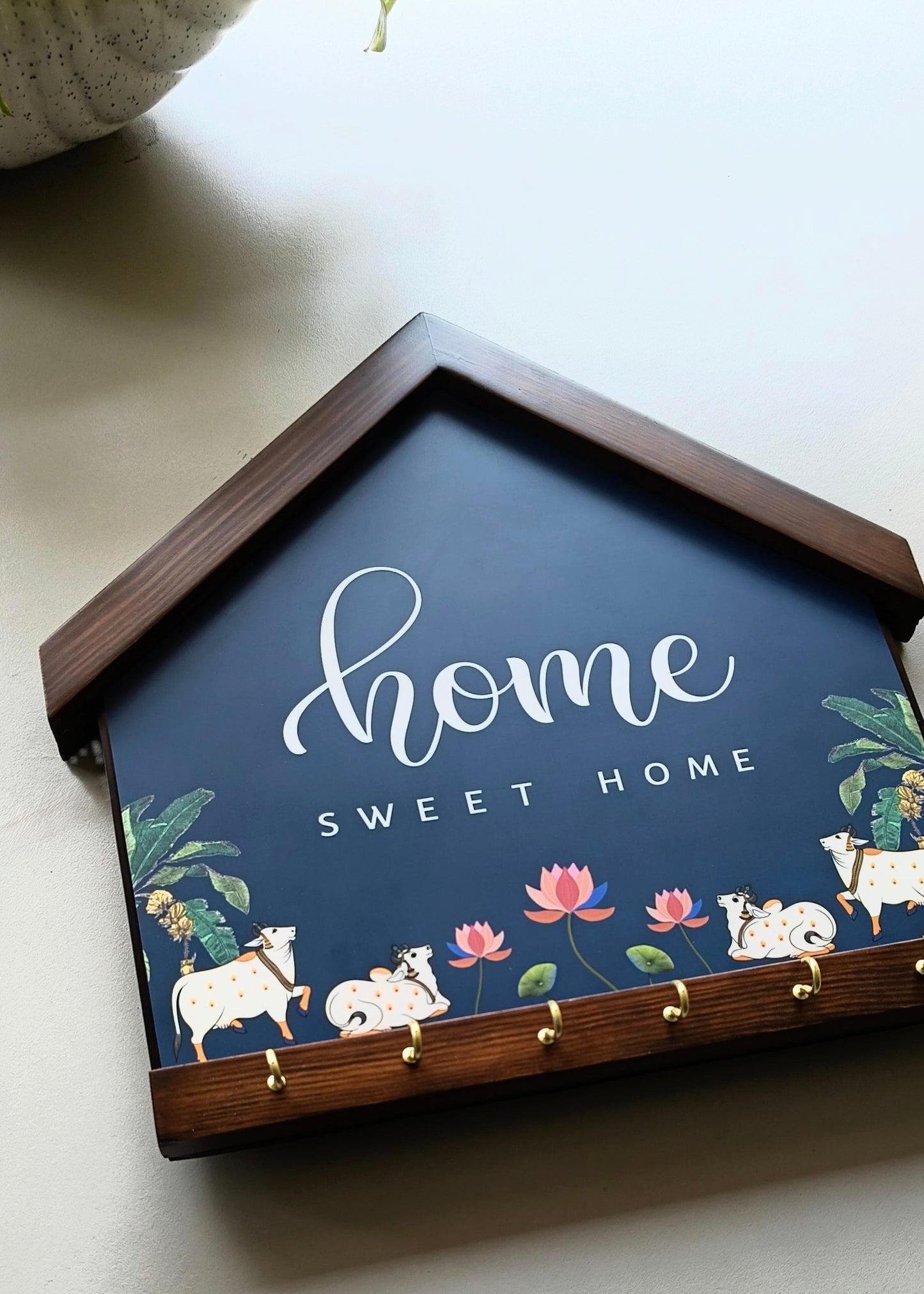 Pichwai Prosperity - Wooden Key Holder