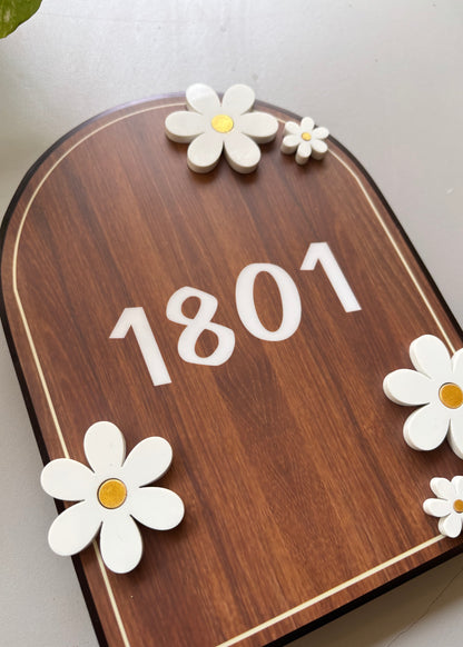 Daisy Number Sign in Beige (only numbers) - Decor By The Way