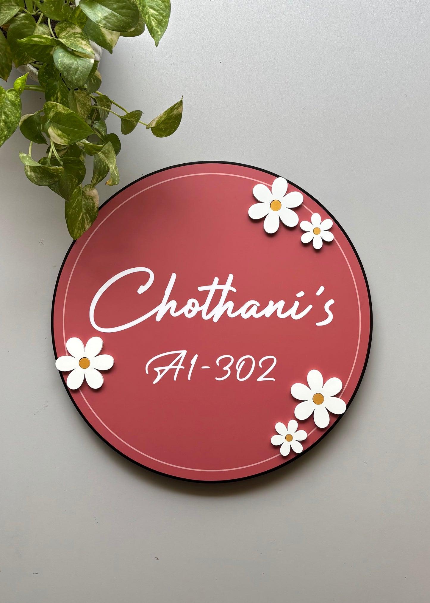 Daisy Round Name Sign - Decor By The Way