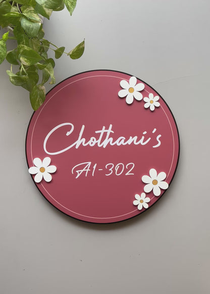 Daisy Round Name Sign